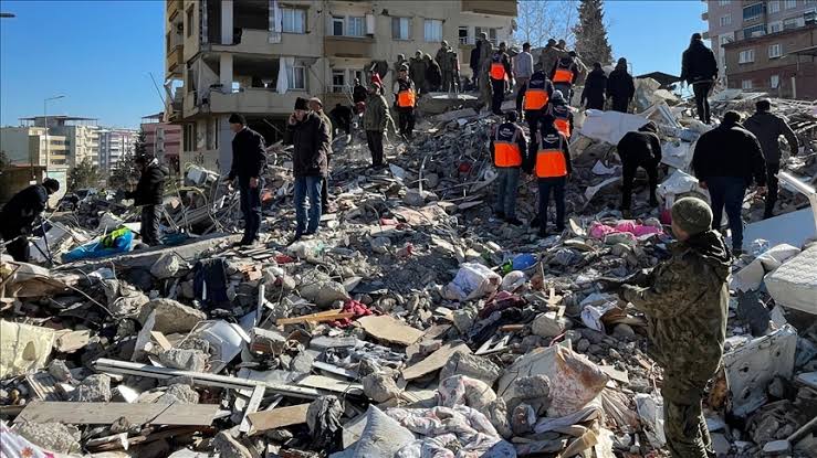 Siirt’ten deprem bölgesine çok