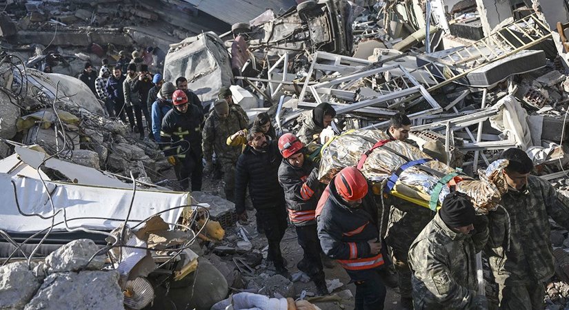 Siirt’ten, hasar tespiti için 42 Mühendis ve Mimardan Oluşan ekip deprem bölgesine gönderildi
