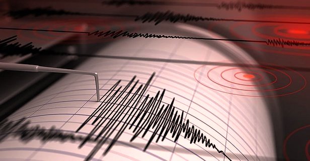 Bingöl’de 4.1 Büyüklüğünde Deprem, Siirt Hafif Sallandı! Bingöl’de meydana gelen deprem Siirt‘te hafif şekilde hissedildi. Deprem saat