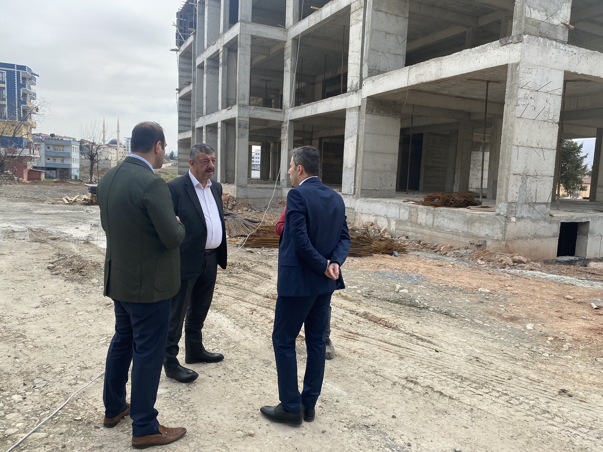 Ekonomik kullanım ömrünü tamamladığı için yıktırılan Siirt’in Şirvan İlçe hükümet