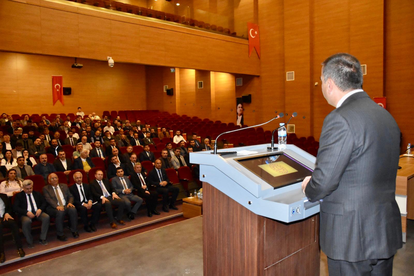 Eğitim Değerlendirme Toplantısı, Vali Hacıbektaşoğlu Başkanlığında Yapıldı