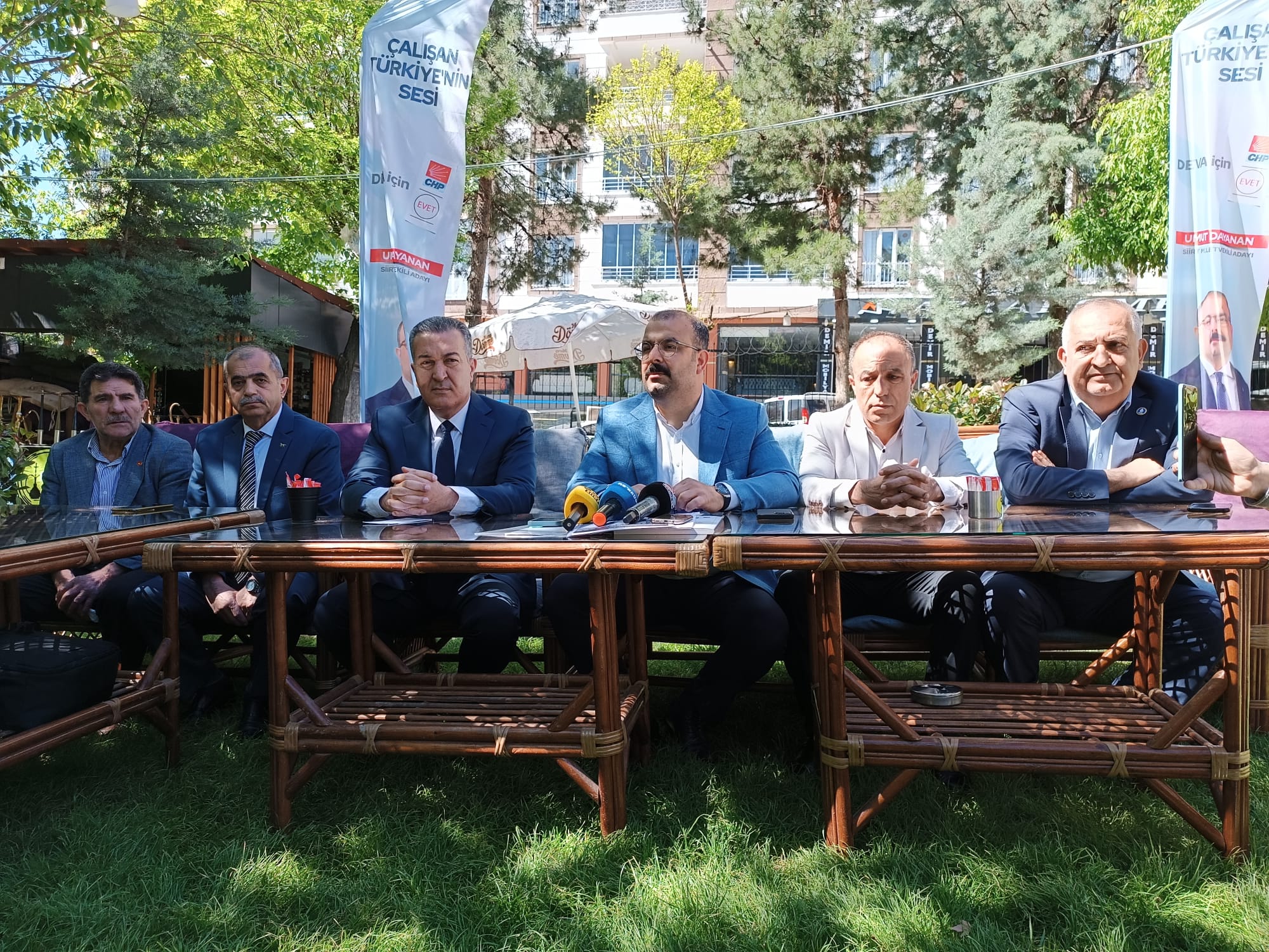 İttifak Kurmayları Basınla Buluştu! CHP Parti Meclis Üyesi Bilek, “Vatandaş Bir Değişim İstiyor” Millet İttifakını oluşturan partilerin adayları ve yönetimi basın mensupları ile