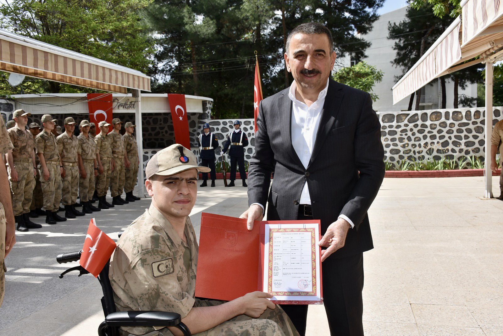 Siirt Valisi ve Belediye Başkan Vekili Osman Hacıbektaşoğlu, 5 özel