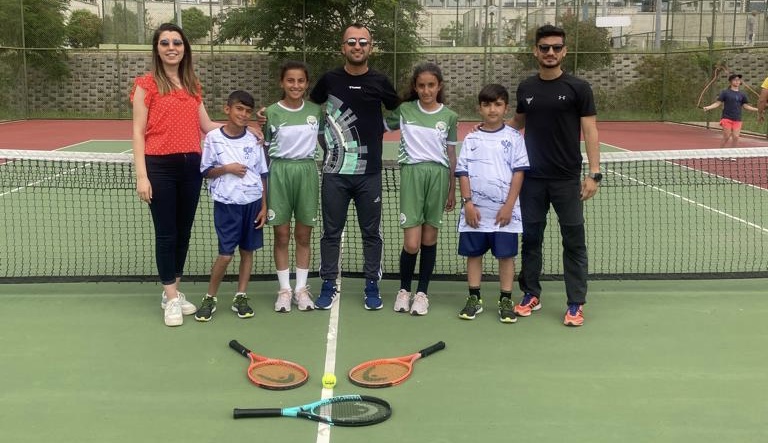 Manisa’da Düzenlenen Okul Sporları Yıldızlar Tenis Türkiye Şampiyonası’nda Siirtli Öğrencilerden Başarılı Performans