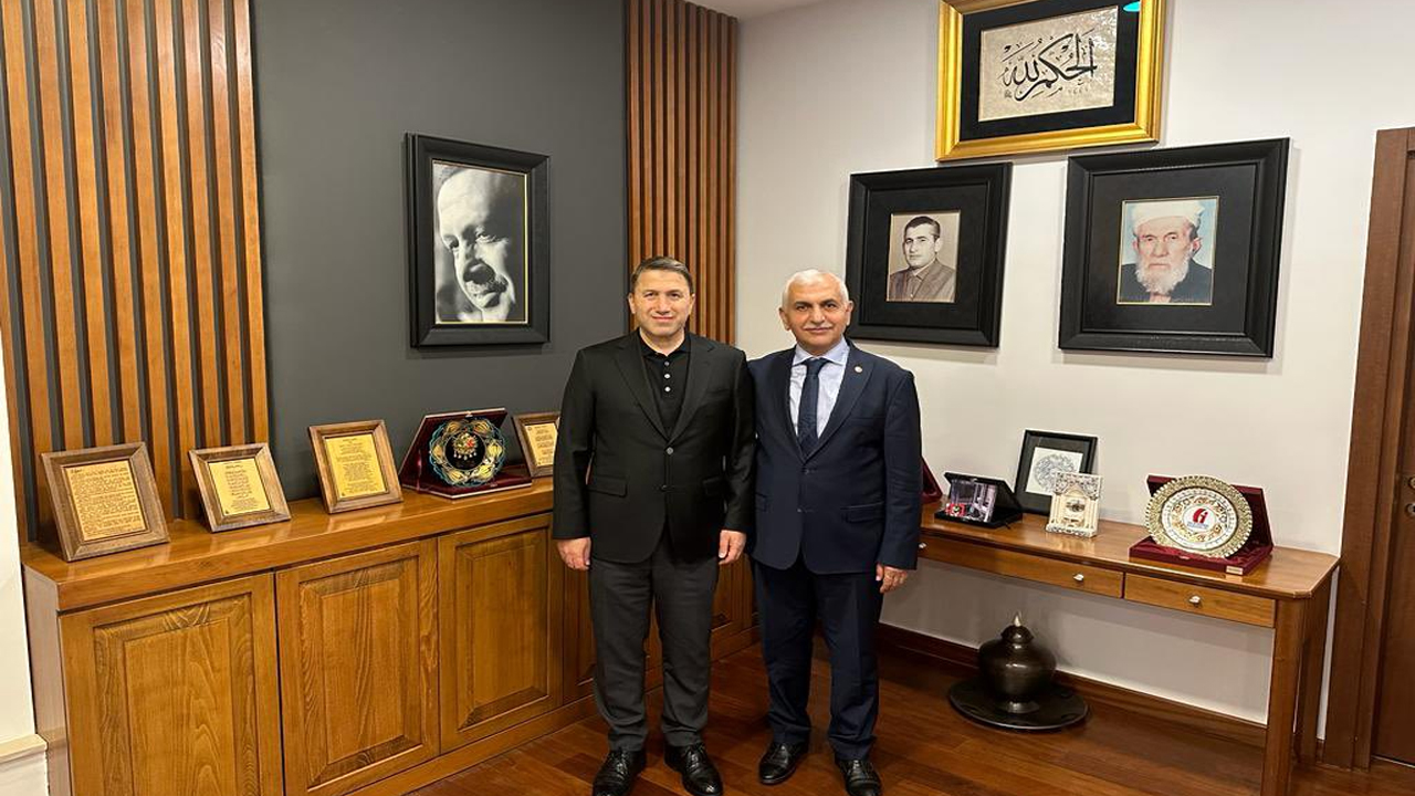 Milletvekili Gül’den Siirt TSO Başkanı Güven Kuzu’ya Ziyaret! Siirt’in Sorunları ve Çözümleri Konuşuldu 14 Mayısta yapılan seçimde AK Parti listesinden milletvekili seçilen Mervan