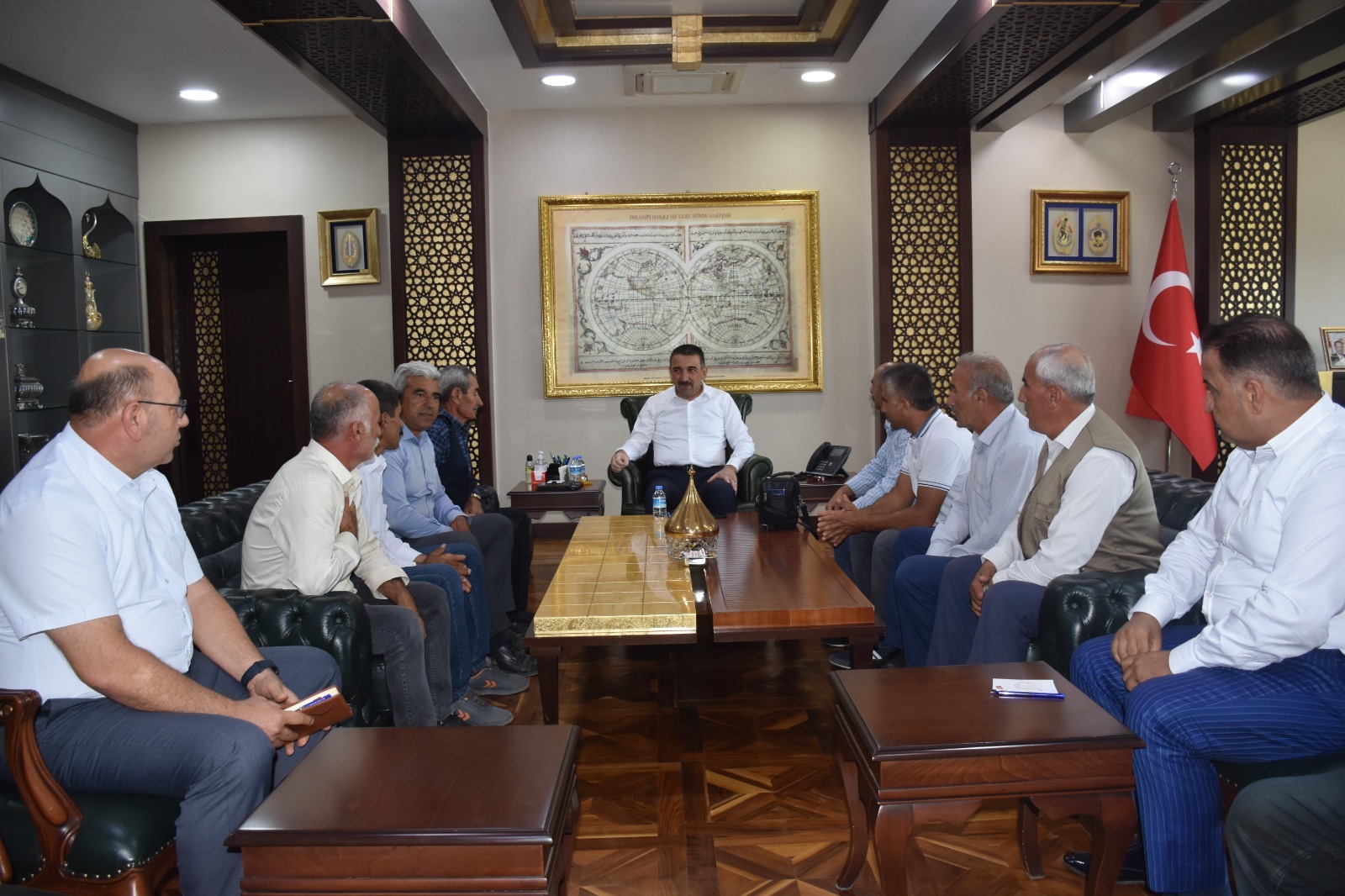 Siirt Valisi ve Belediye Başkan Vekili Osman Hacıbektaşoğlu, kırsal bölgelerdeki