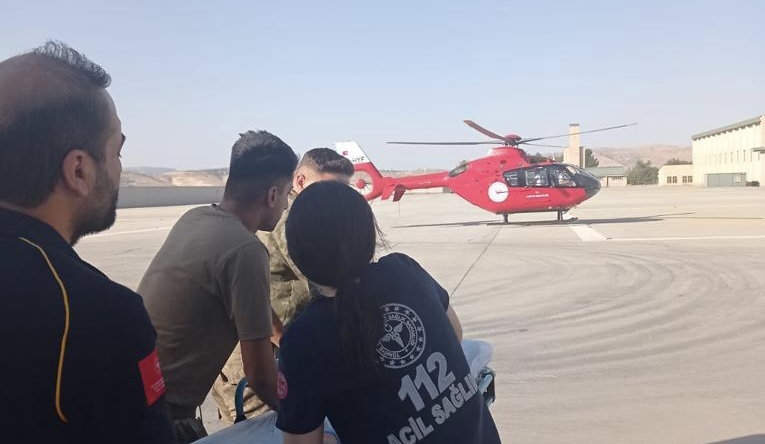 Siirt’te Akrebin Soktuğu Çoban Helikopterle Hastaneye Ulaştırıldı