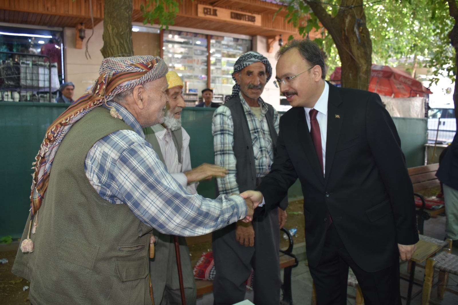 Cumhuriyetimizin kurucusu Büyük Önder