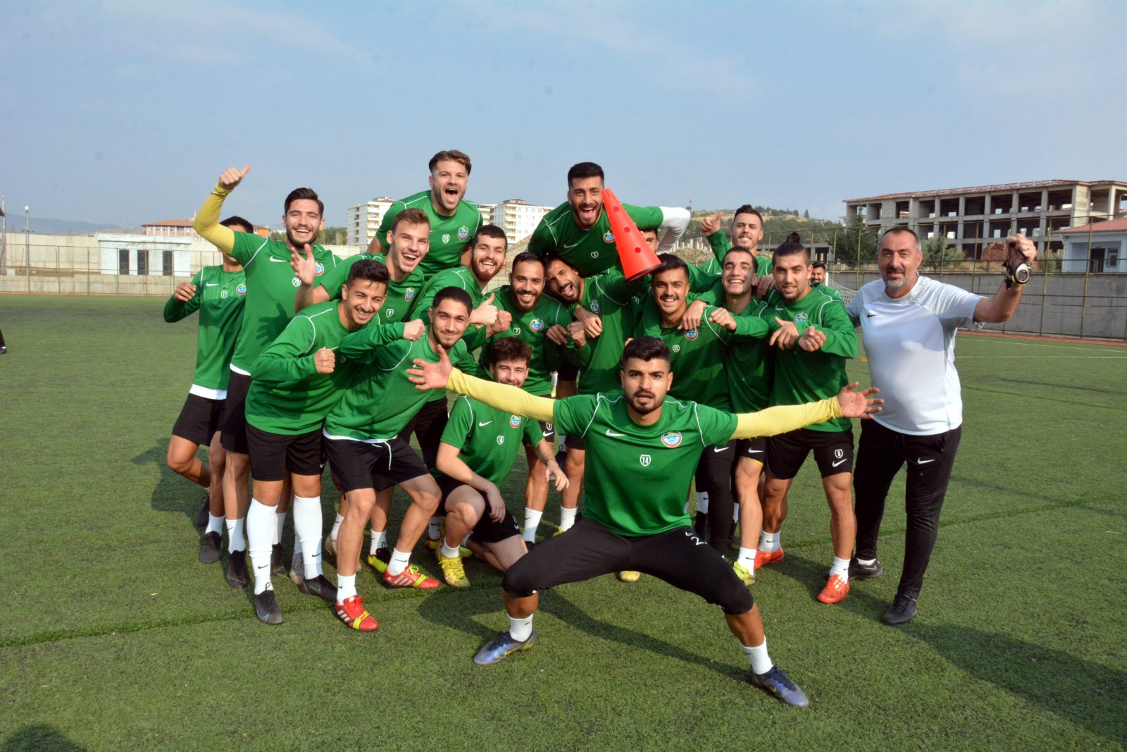 Siirt İÖİ Spor Teknik Direktörü Mustafa Kalafatoğlu, “Takımımız ivme yükseltiyor”