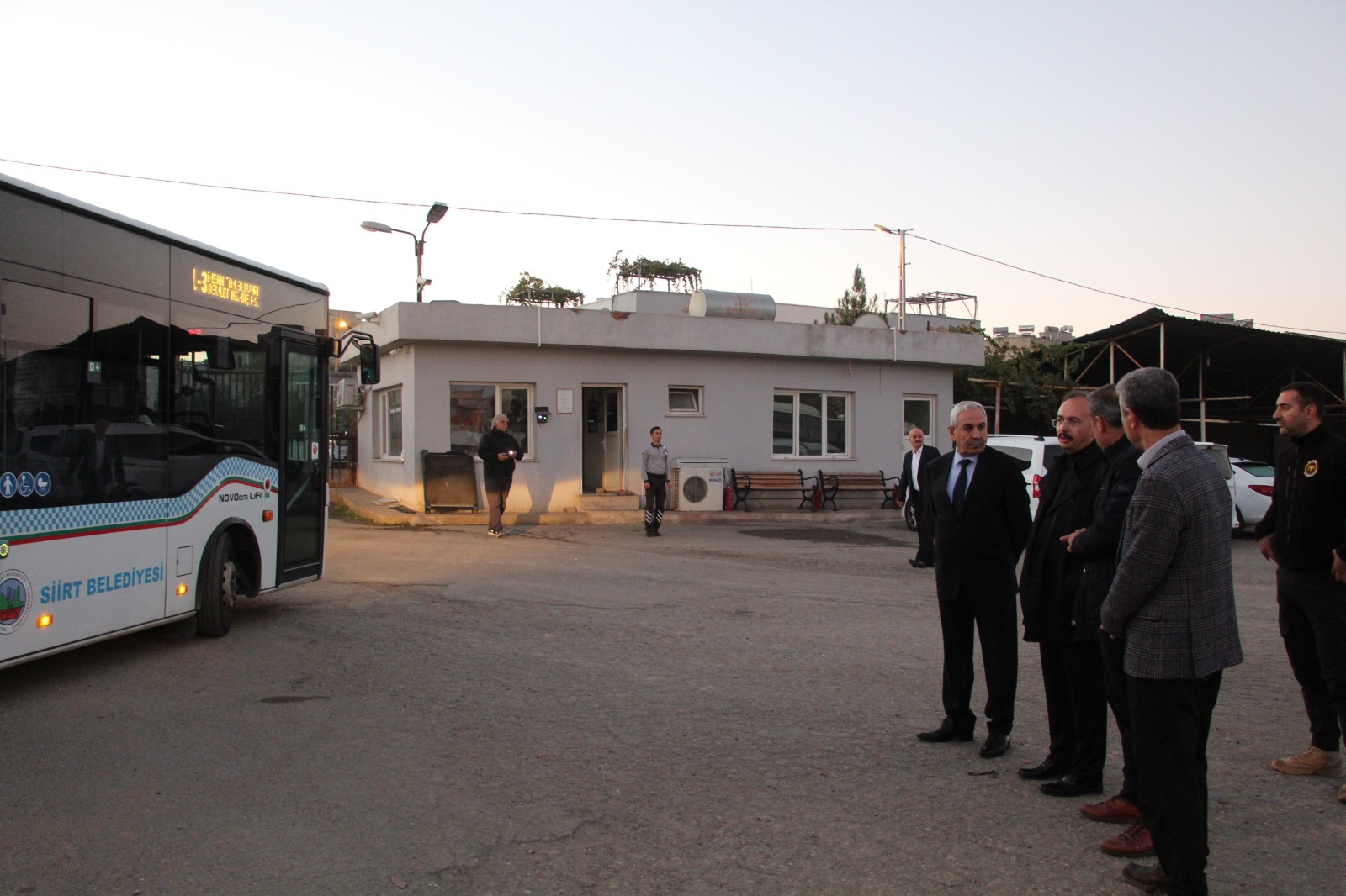 Vali ve Belediye Başkan Vekili Dr. Kızılkaya Açıkladı! Siirt Belediyesi Araç Filosuna 100 Kişi Kapasiteli 4 Otobüs Daha Ekleniyor