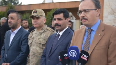 Siirt Valisi Dr. Kemal Kızılkaya beraberinde Kaymakam Emin Bağlı, İl