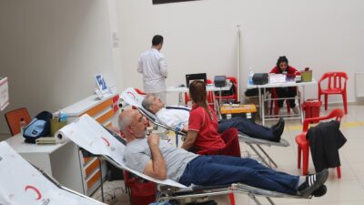 Siirt Valisi Dr. Kemal Kızılkaya öncülüğünde kentte başlatılan 'Kan Bağışı