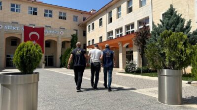 Siirt’te terör örgütüne üye olma suçundan 6 yıl hapis cezası bulunan şahıs yakalandı FETÖ “Silahlı Terör Örgütüne Üye Olma” suçundan 6 yıl 10