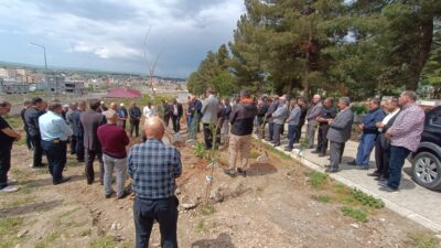 Rahmetli Seyyid Abdullah’ın oğlu, Rahmetli Münir ve Melle Hamza’nın kardeşi,