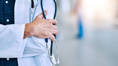 Sağlık Bakanlığı sağlık alanında çekilen personel sıkıntısını aşmak için arayışlarını