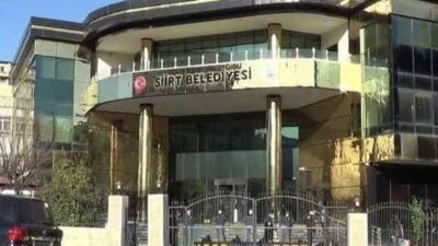 Siirt Belediyesinde 11 Müdür Değişti, Yeni Atamalar Gerçekleşti Siirt Belediyesi'nde 11 müdürün görev değişikliği gerçekleşti ve yeni atanan