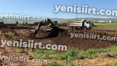 Siirt Tıp Fakültesi Morfoloji Binası İçin İlk Kazma Vuruldu Siirt Üniversitesi Tıp Fakültesinin tapusu niteliğinde olan morfoloji binasına ilk