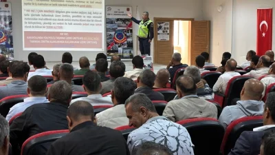 Siirt’in Baykan İlçesinde Çapa Makinesi ve Patpat Araçlarının Doğru Kullanımı İçin Eğitim Düzenlendi Siirt'in Baykan ilçesinde, çapa makinesi ve patpat araçlarının yanlış kullanımını