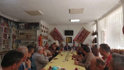 Yalova Anadolu Dernekleri Federasyonu Başkanlığı Babaoğlu’na Teslim Geçen yılın son aylarında kurucular kurulu tarafından faaliyete geçirilen Yalova