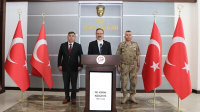 SİİRT VALİSİ DR. KIZILKAYA, NİSAN AYI ASAYİŞ VE GÜVENLİK BİLGİLENDİRME TOPLANTISI GERÇEKLEŞTİRİLDİ Siirt Valisi Dr. Kemal Kızılkaya, 2024 yılının Nisan aylarında il