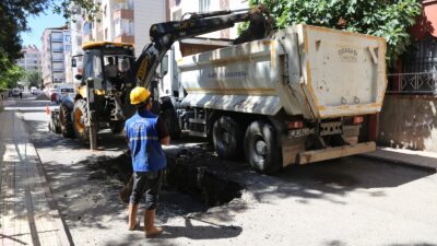 Siirt Belediyesi Su ve Kanalizasyon İşleri Müdürlüğü (SİSKİ) ekipleri, şehir