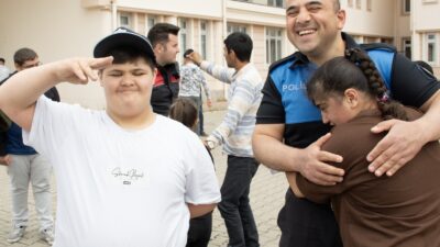 ÖZEL BİREYLERİN KONUKLARI VARDI Siirt Emniyet Müdürlüğü özel çocuklara misafir oldu.