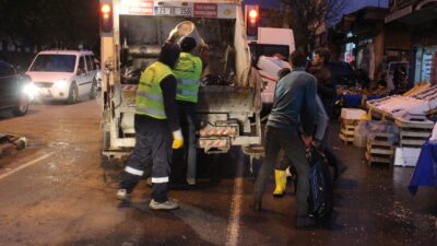 Siirtliler dikkat! Çöp çıkarma saatleri değişti… Belirlenen saatler dışında çöp çıkaranlara ceza kesilecek Siirt’te kirliliğin önüne geçmek için yaz sezonu öncesi çöp çıkarma