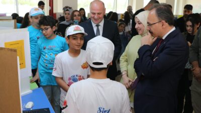 Siirt Valisi Dr. Kemal Kızılkaya ve eşi Hanımefendi Nurten Kızılkaya,