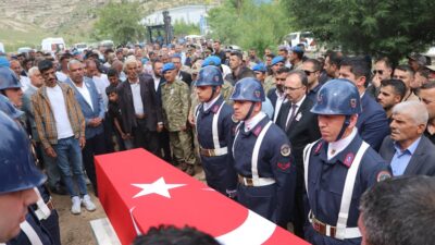 Şehit Güvenlik Korucusu Yahya Yıldız, Ebediyete Dualarla Uğurlandı Pençe-Kilit Harekât bölgesinde şehit olan Kahraman Güvenlik Korucusu Yahya Yıldız,