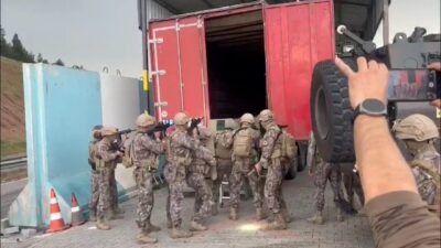 Siirt’te İran plakalı araçta 7 kilo 330 gram  metamfetamin