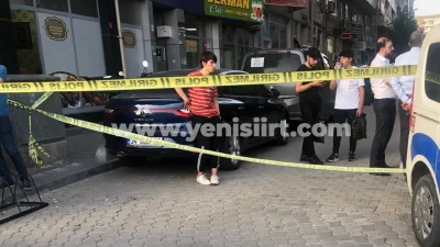 Siirt’te Silahlı Çatışmada Yaralananların İsimleri Belli Oldu! Siirt’te iki grup arasında çıkan silahlı çatışmada kurşunlar cadde üzerinde