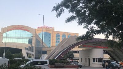 Siirt’te sağlık emekçisi İhsan Çakır hasta yakınlarının fiziki saldırısına uğradı.