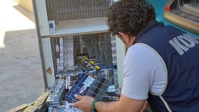 Siirt’te 3 bin adet gümrük kaçağı sigara ele geçirildi. Konuyla