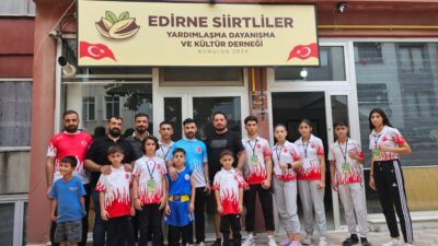 Siirtli Sporcular Balkan Wushu Kung Fu Şampiyanasına Katıldı! Edirne Siirtliler Derneği Ev Sahipliği Yaptı Siirtli Sporcular Edirne’de düzenlenen 7'nci açık Balkan Wushu Kung Fu