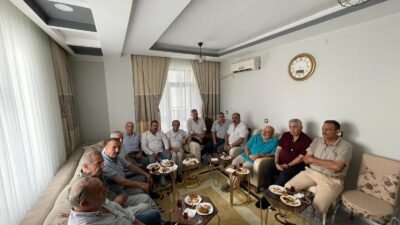 İŞTE DOSTLUK İŞTE VEFA İş insanı Ethem Sancak ve beraberinde