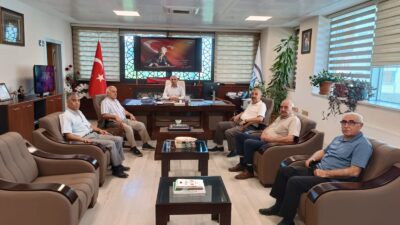 Emeklilerden SGK İl Müdürü İlbaş’a Teşekkür Emekliler kendilerine yönelik çalışmalarından dolayı Sosyal Güvenlik Kurumu İl Müdürü