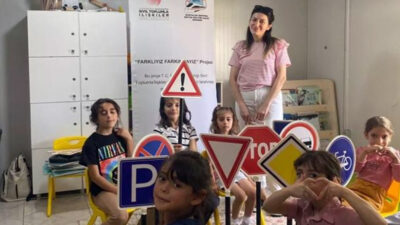 KURTALAN’DA ÇOCUKLARA TRAFİK EĞİTİMİ VERİLDİ Kurtalan da olası kazaları önleme ve küçük yaştan itibaren kurallara