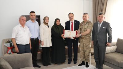 Siirt Valisi Dr. Kemal Kızılkaya ve eşi Hanımefendi Nurten Kızılkaya,