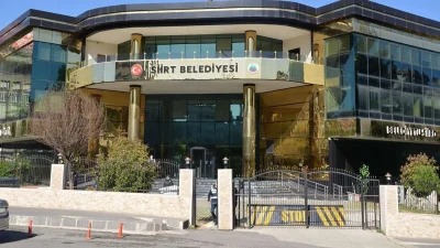 Siirt Belediyesi, büro personellerinin bu ay mesai ödemelerinin ödenmediği belirtiliyor.
