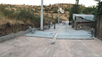 Atabağı Beldesinde Beton Parke Döşemesi Baykan ilçesine bağlı Atabağı beldesinde belediye tarafından beton parke döşenmesine