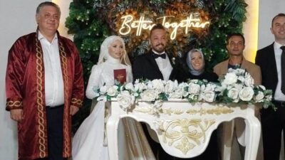 Honaz Ailesinin Mutlu Günü Yaşamlarını Yalova’da sürdüren Yılmaz Honaz’ın yeğeni, Şükrü Honaz’ın oğlu Uğur