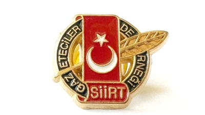 Siirt Gazeteciler Derneğinden Siirt Üniversitesine “tazminat davası” tepkisi Siirt Üniversitesi, derneğimiz üyesi gazeteci Turhan Koyuncu hakkında 15 bin