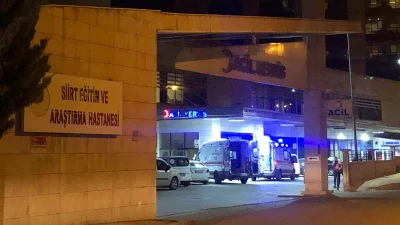 Siirt’te Perde takarken Merdivenden Düşen Kadın Ağır Yaralandı Siirt’te bir kadın perde taktığı sırada merdivenden düşerek ağır yaralandı.