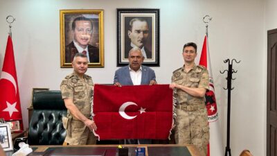 Son atamalarda başka illere atanan komutanların veda ziyaretleri devam ediyor.
