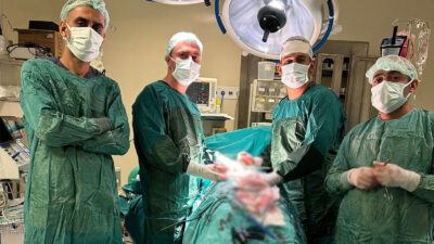 Siirt Eğitim ve Araştırma Hastanesinde, 66 yaşındaki bir erkek hastaya,