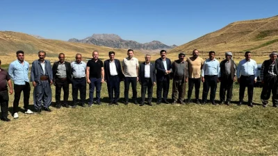 Yaz mevsimini hayvanlarını beslemek amacıyla Çemikari yaylasında geçiren vatandaşların sorun