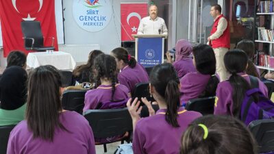 Gazi Burhan Yeyrek Gaziler Günü'nde Gençlerle Bir Siirtli Gazi Burhan