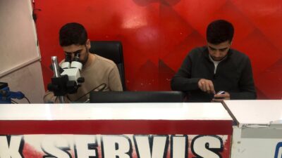 Son dönemlerde akıllı telefon fiyatlarındaki yüksek artış, vatandaşları tamirata yönlendirdi.
