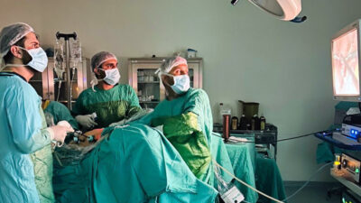 Kurtalan Devlet Hastanesi'nde 44 yaşındaki bir kadına kapalı yöntemle rahim