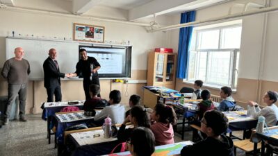 Gökçebağ Beldesi belediye başkanı Ferzent Çiçek, öğretmenlerin günlerini kutladı ve